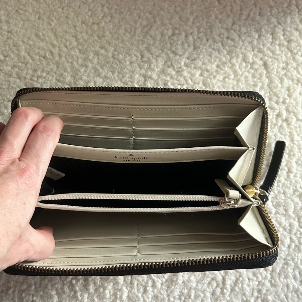 Kate Spade wallet - Picture 5 of 6